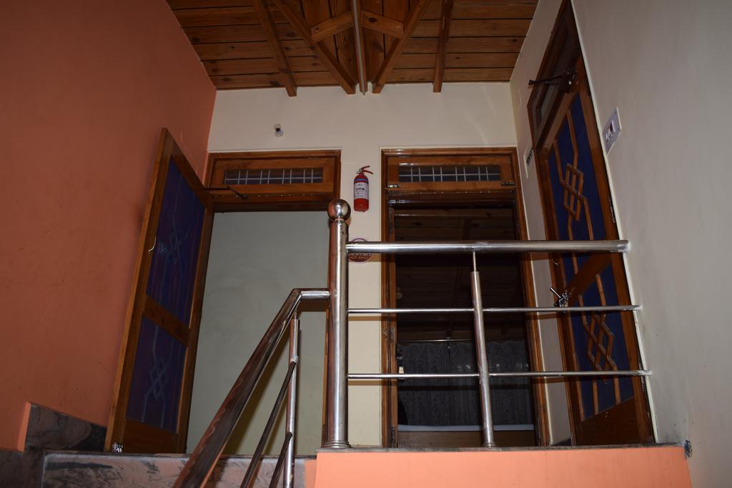 ناينيتال Star Guest House المظهر الخارجي الصورة